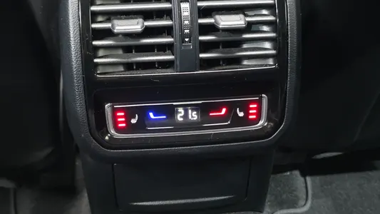 Volkswagen GT(B8) 2.0 TDI 2022 30