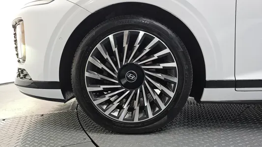 Hyundai (GN7) 2023 5