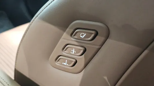 Hyundai (GN7) 2023 30