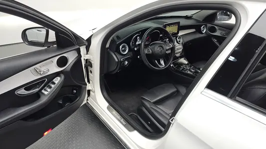 Mercedes-Benz C-Class W205 C200 2018 11