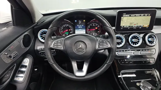 Mercedes-Benz C-Class W205 C200 2018 13