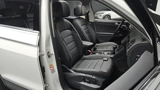 Volkswagen 2 2.0 TDI 2022 26