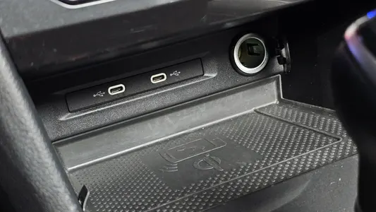 Volkswagen 2 2.0 TDI 2022 31