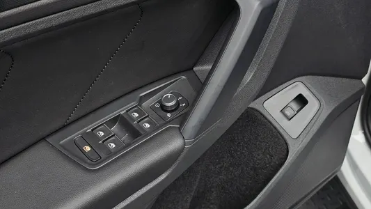 Volkswagen 2 2.0 TDI 2022 28
