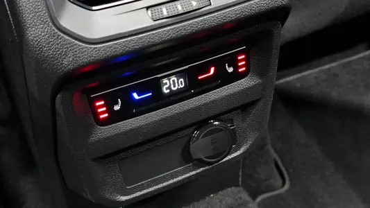 Volkswagen 2 2.0 TDI 2022 29