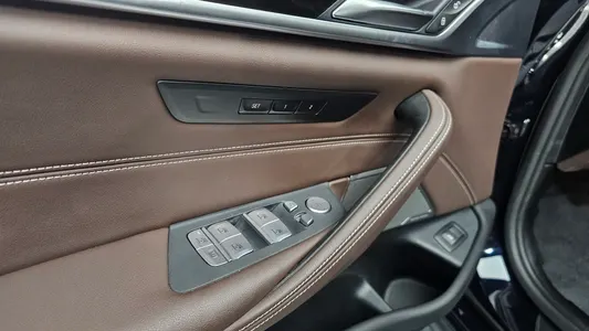 BMW 5 Series (G30) 530i M 2022 27