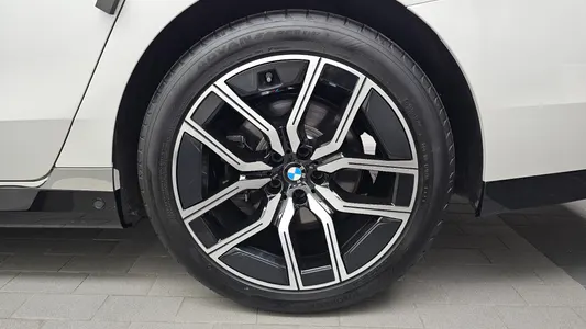 BMW 7 Series (G70) 740i xDrive M 2025 21