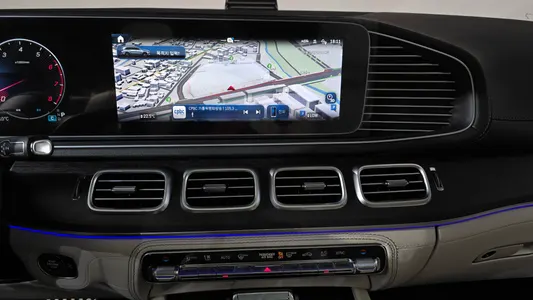 Mercedes-Benz GLS-Class X167 GLS450 4MATIC 2025 12