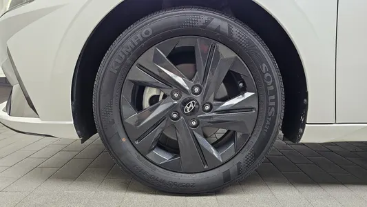 Hyundai (CN7) 2023 5