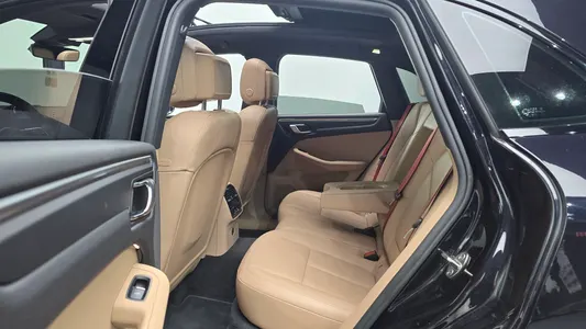 Porsche 마칸 2.0 2021 12