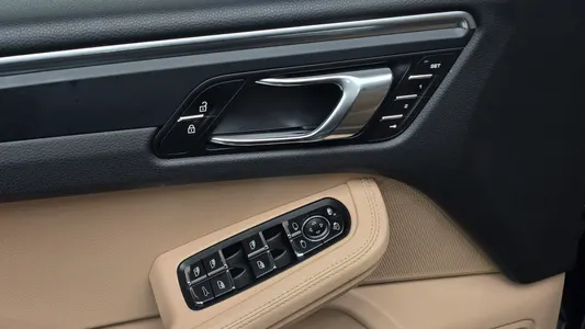 Porsche 마칸 2.0 2021 16