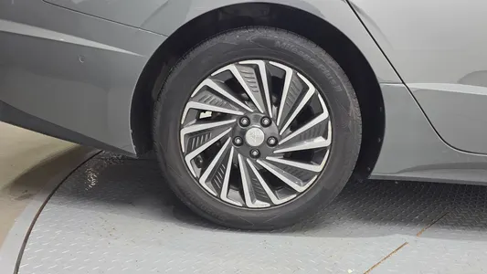Hyundai (DN8) 2021 5