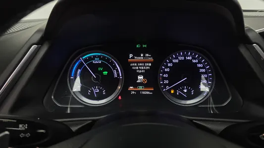 Hyundai (DN8) 2021 8