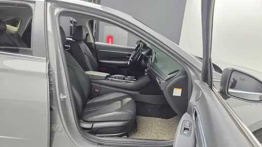 Hyundai (DN8) 2021 11