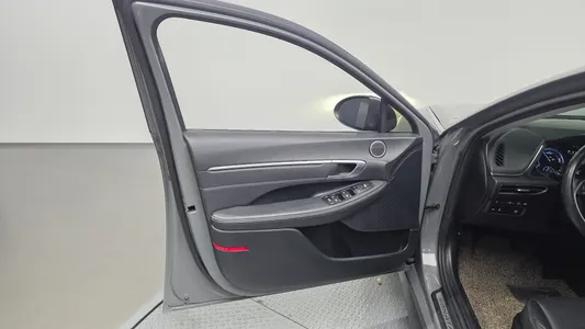 Hyundai (DN8) 2021 24