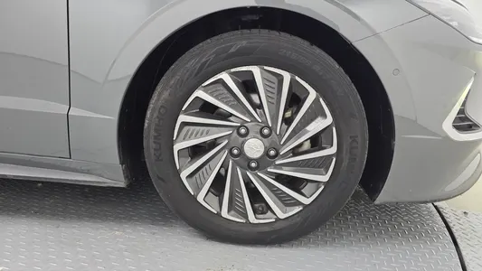 Hyundai (DN8) 2021 21