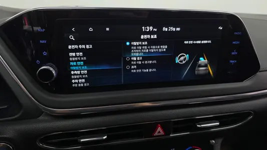 Hyundai (DN8) 2021 32