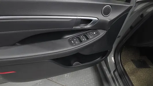 Hyundai (DN8) 2021 27