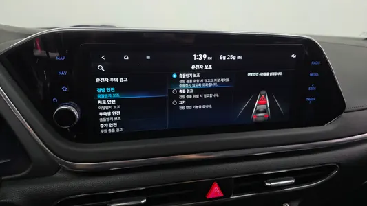 Hyundai (DN8) 2021 30