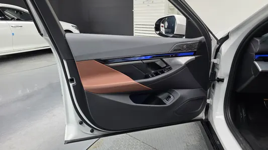BMW i5 (G60) xDrive 40 M 2025 24