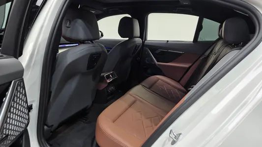 BMW i5 (G60) xDrive 40 M 2025 26