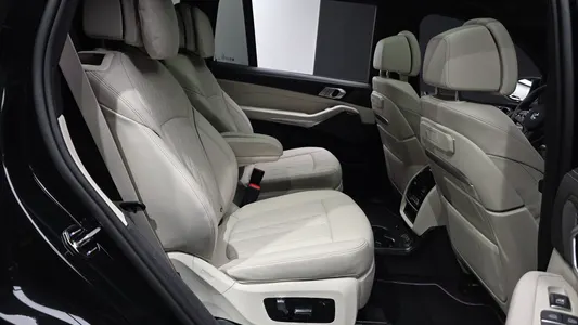 BMW X7 (G07) xDrive 40i M 6 2025 12