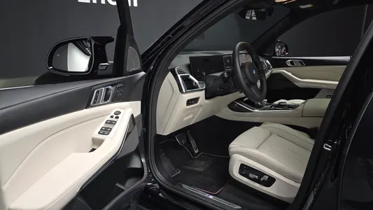 BMW X7 (G07) xDrive 40i M 6 2025 10