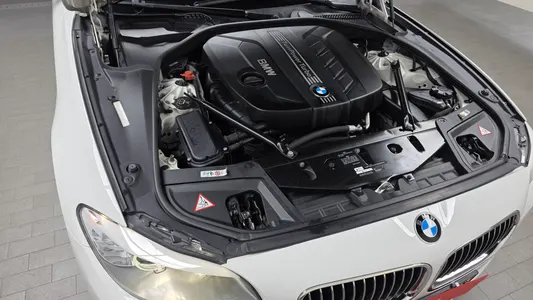 BMW 5 Series (F10) 520d 2012 6