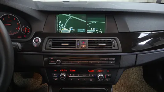 BMW 5 Series (F10) 520d 2012 14