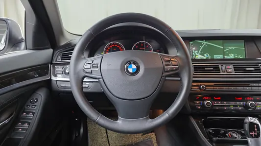 BMW 5 Series (F10) 520d 2012 15