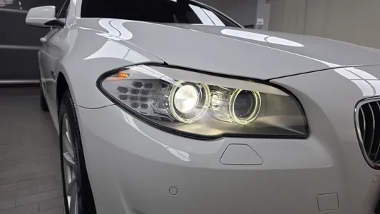 BMW 5 Series (F10) 520d 2012 22