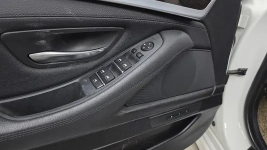 BMW 5 Series (F10) 520d 2012 30
