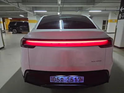 Tesla Y AWD 2025 4
