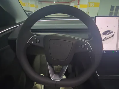 Tesla Y AWD 2025 6