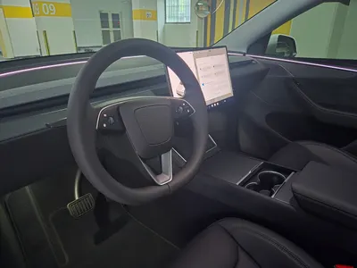 Tesla Y AWD 2025 7