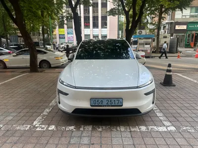 Tesla Y AWD 2025