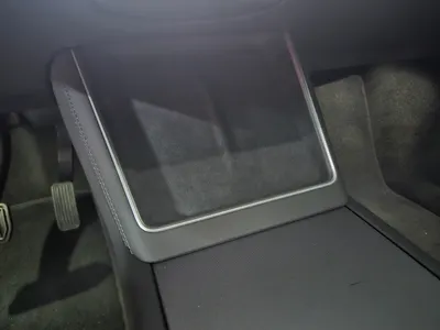 Tesla Y AWD 2025 11