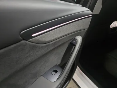 Tesla Y AWD 2025 12