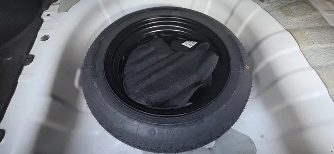 Hyundai () 1.4 VVT 2011 5