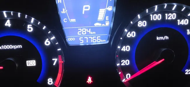 Hyundai () 1.4 VVT 2011 8