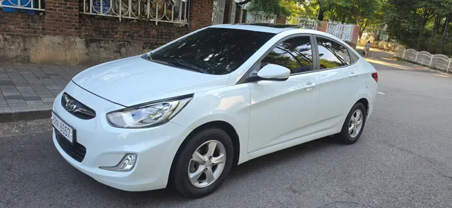 Hyundai () 1.4 VVT 2011