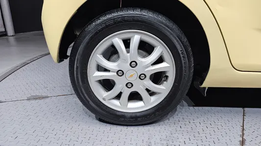 Chevrolet Spark LS 2013 5