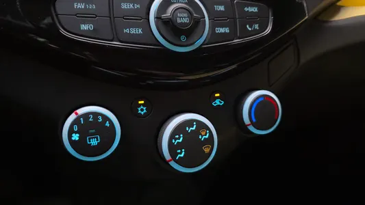 Chevrolet Spark LS 2013 17