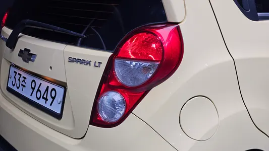 Chevrolet Spark LS 2013 23