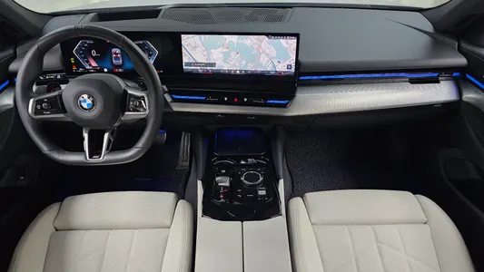BMW 5 Series (G60) 520i M 2024 6