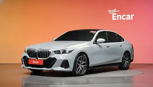 BMW 5 Series (G60) 520i M 2024 20