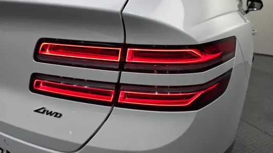 Genesis GV80 2.5T AWD 2025 23