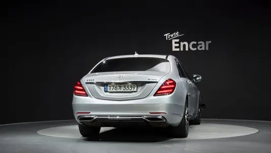 Mercedes-Benz S-Class W222 S560L 4MATIC 2020 4