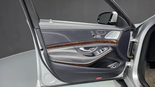 Mercedes-Benz S-Class W222 S560L 4MATIC 2020 24