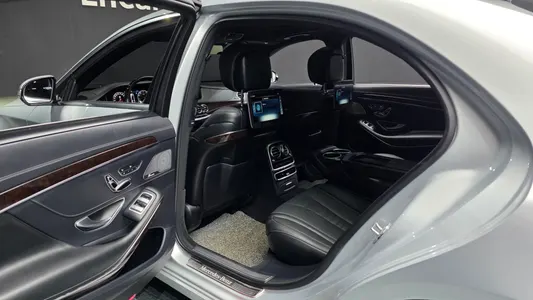 Mercedes-Benz S-Class W222 S560L 4MATIC 2020 26